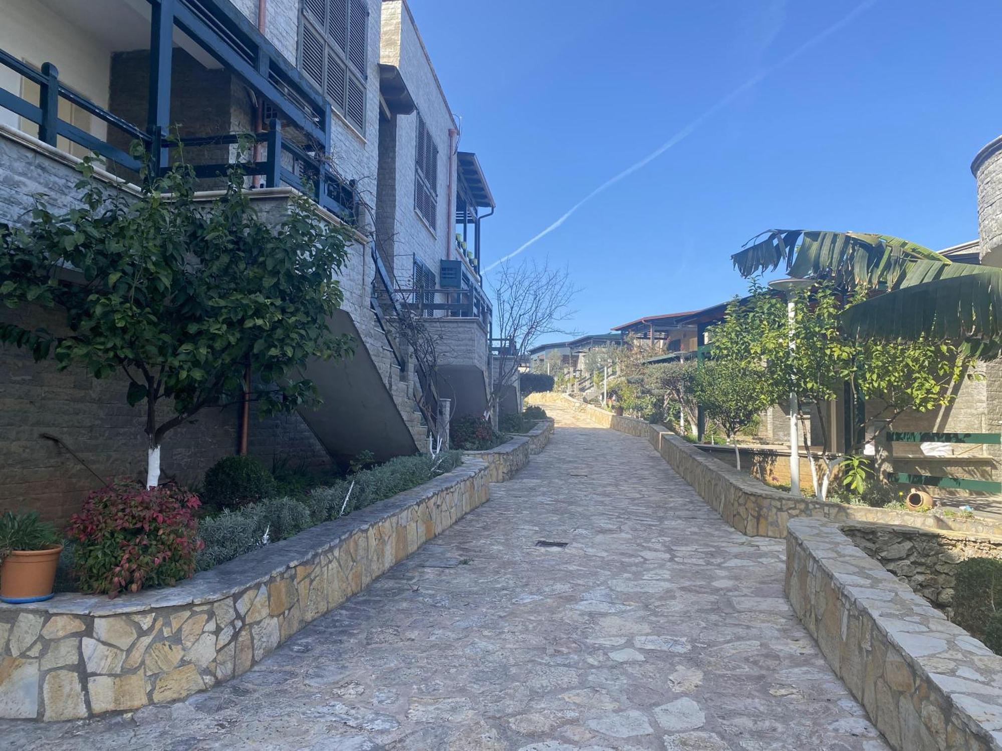 Aquamarine 1, * Vlorë