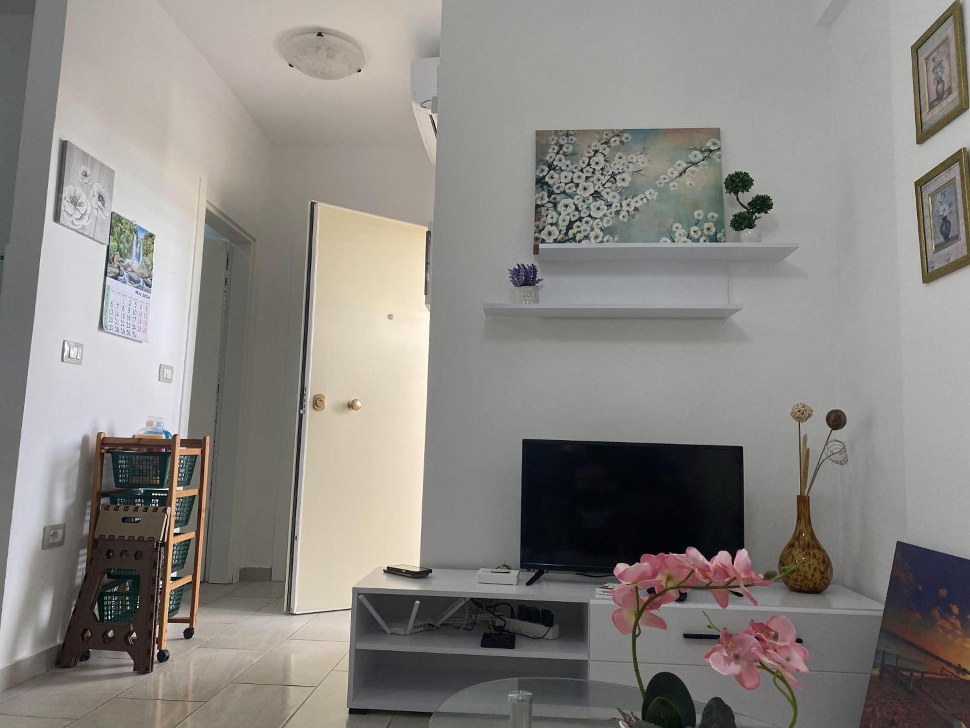 Aquamarine 1, Vlorë